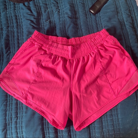 lululemon athletica Pants - Lululemon Hotty Hot 4 in